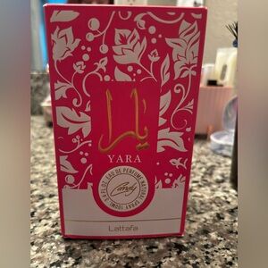 Lataffa Yara Candy Eau de Parfum.